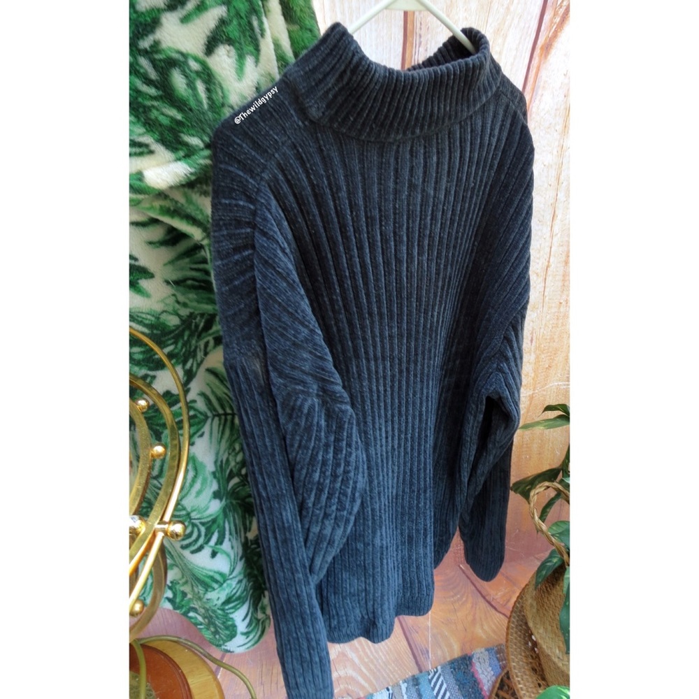 Vintage ultra plush oversized varsity boyfriend sweater ☕️ - Picture 4 of 6